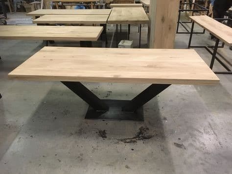 Как правильно подобрать стол в стиле Loft?