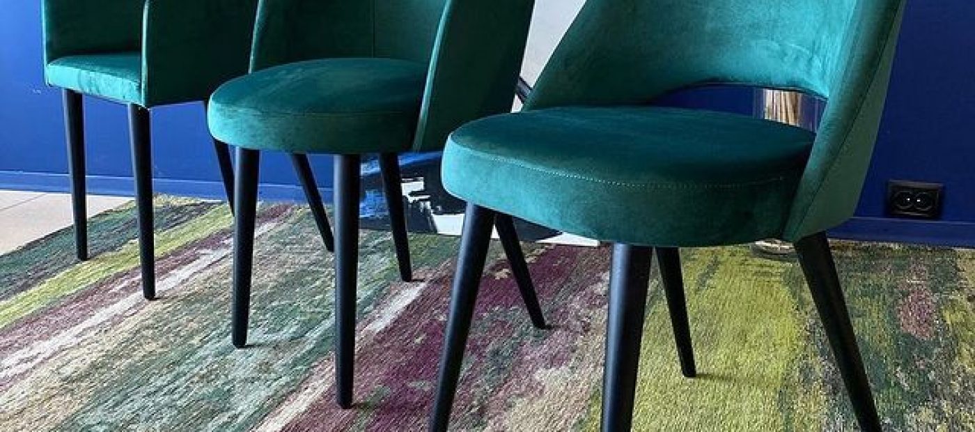 Дизайнерские стулья в зеленом цвете